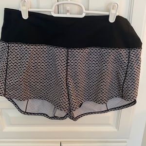 Lululemon shorts size 10
